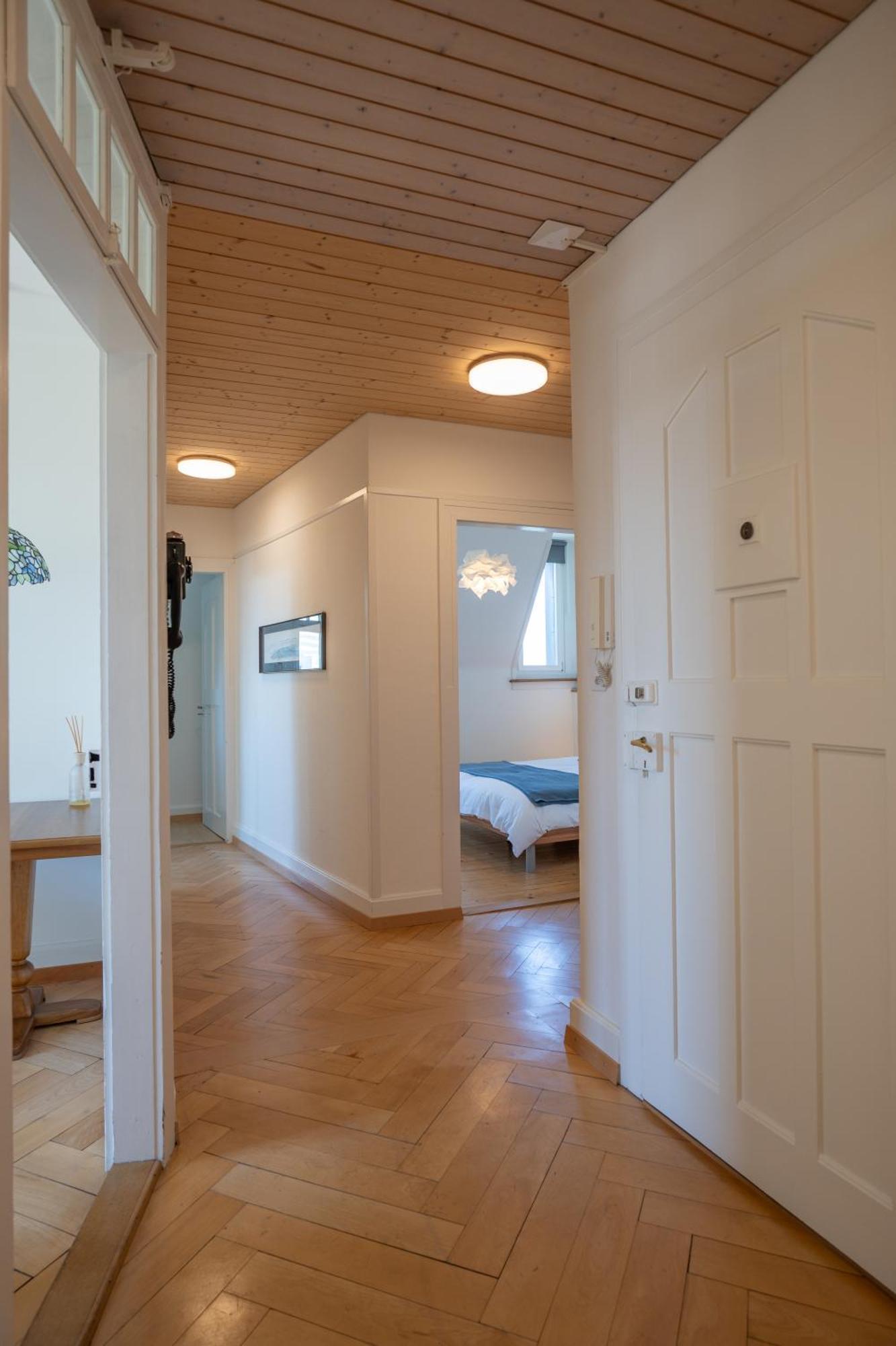 Charmante Altbauwohnung Am Rhein Basel Exterior foto